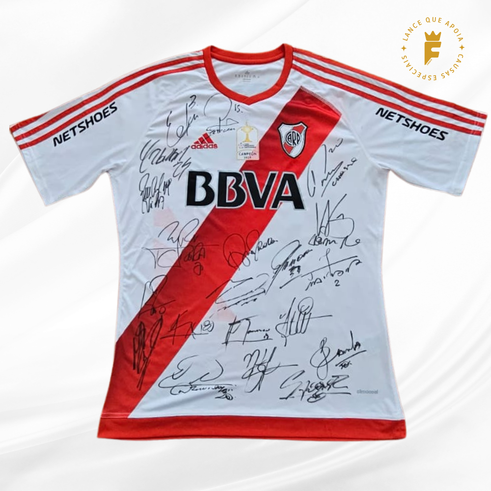 Camisa River Plate 2016, vers jogador, autografada elenco campeão Libertadores 2015