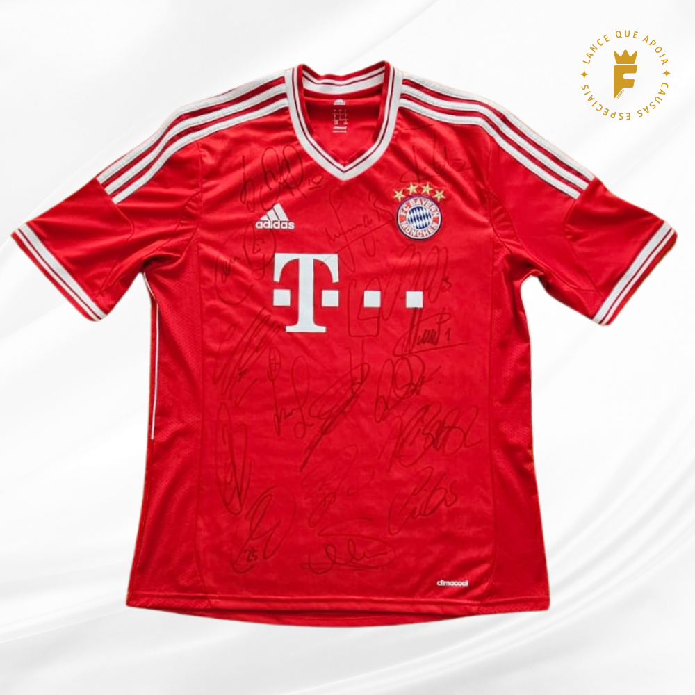Camisa Bayern Munique 2013-14, autografada elenco campeão Champions, Bundesliga , Copa Alemanha e Mundial