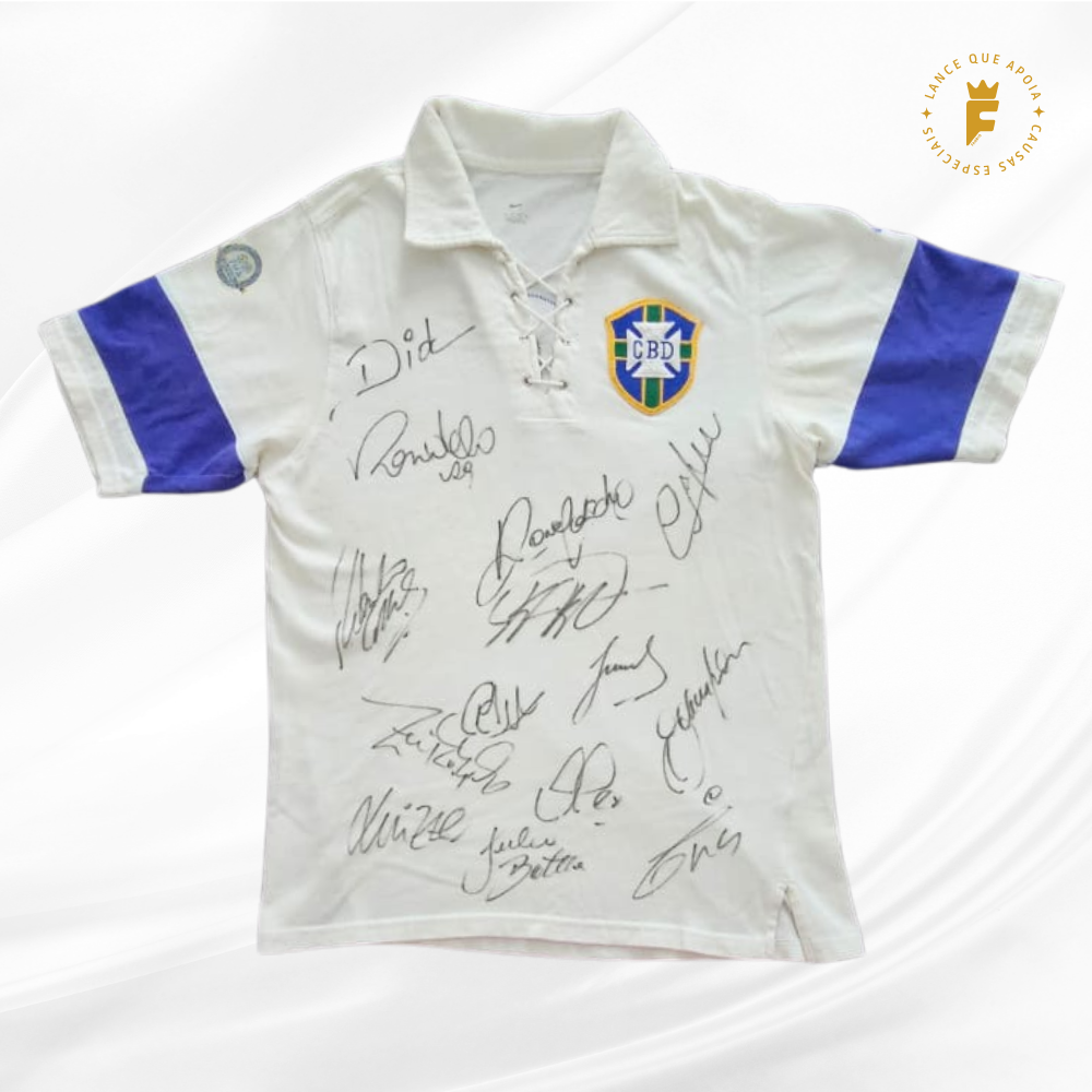 Camisa Brasil 2004 original da época Comemorativa aos 100 Anos da FIFA, N9, autografada 14 jogadores