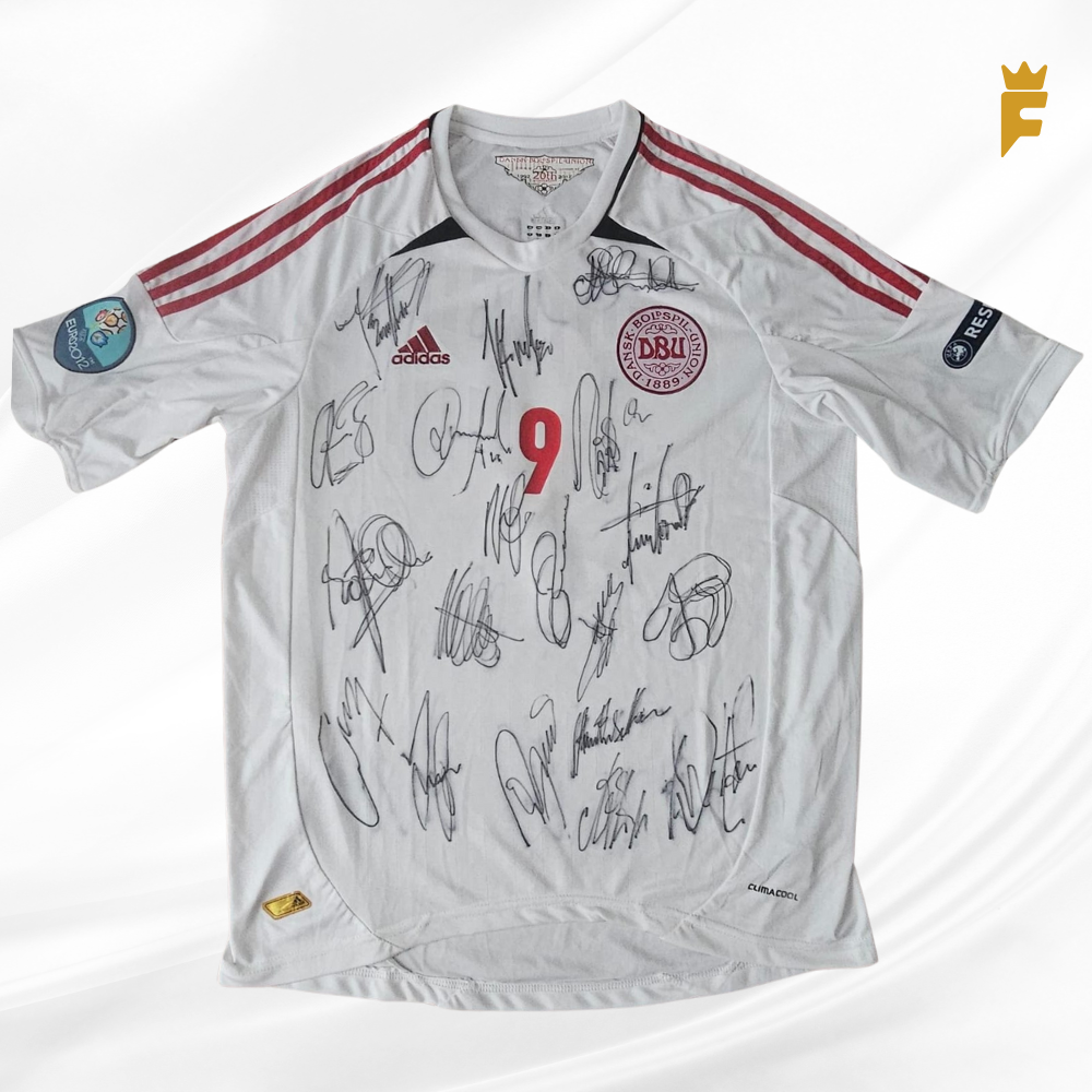 Camisa oficial da Dinamarca Euro 2012 autografada todo elenco